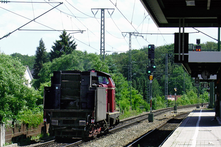 V 100 1041 mit DbZ 92775 bei km 16,8 (Juni 2007)