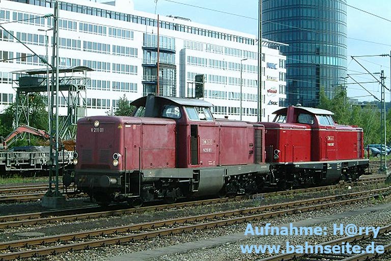 V 211.01 und V 100 1357 bei km 15,8 (Juni 2007)