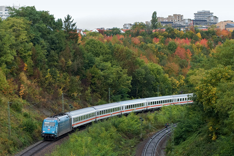 101 016 mit IC 2801 bei km 13,8 (Oktober 2008)