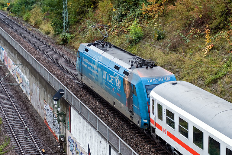 101 016 mit IC 2801 bei km 13,8 (Oktober 2008)