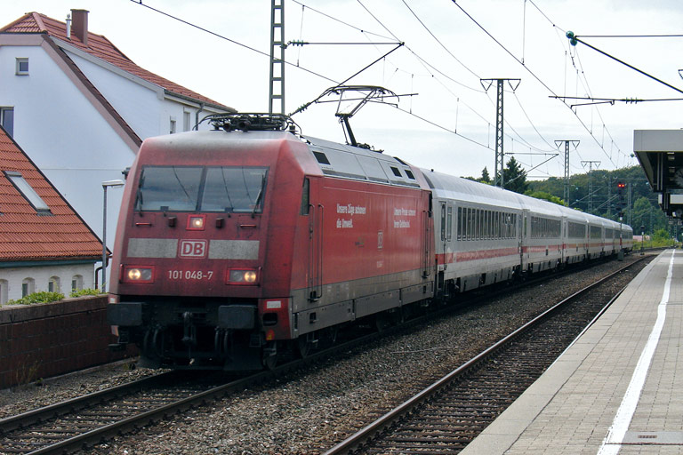 101 048 mit IC 2800 bei km 16,6 (Juni 2008)