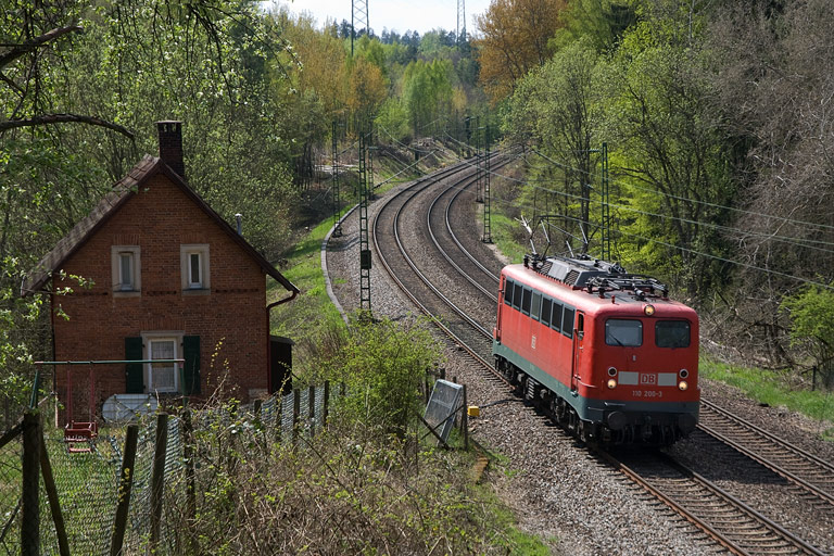 110 200 als Tfzf 49626 bei km 19,2 (Mai 2008)