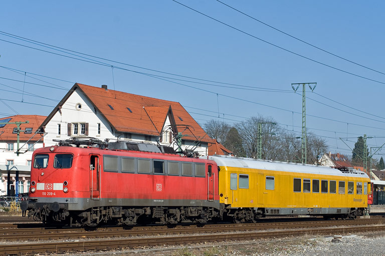 110 209 mit TbZ 48054 bei km 15,8 (November 2008)