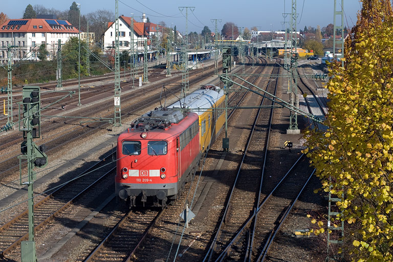 110 209 mit TbZ 48054 bei km 15,8 (November 2008)