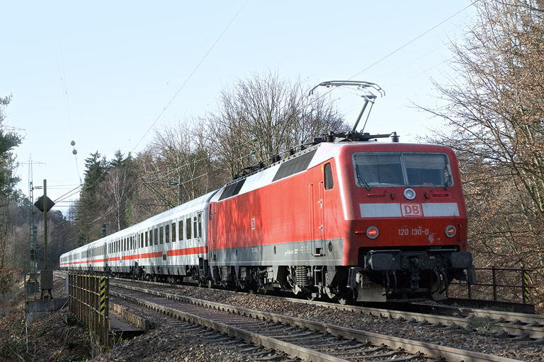 120 130 mit IC 2803 bei km 18,6 (Januar 2008)