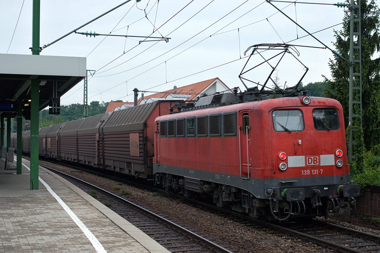 139 131 mit FZT 56173 bei km 16,6 (Mai 2008)