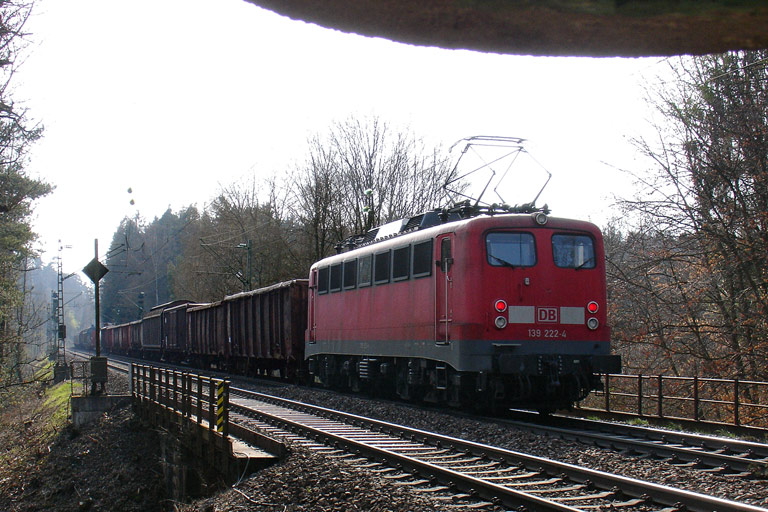 139 222 mit FE 44695 bei km 18,2 (April 2008)