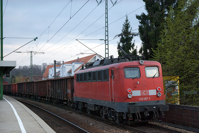 139 287 mit FZT 56173 bei km 16,6 (April 2008)