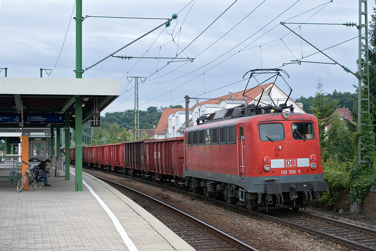 139 556 mit FZT 56173 bei km 16,6 (Juni 2008)
