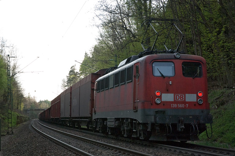 139 560 mit FZT 56173 bei km 18,8 (April 2008)