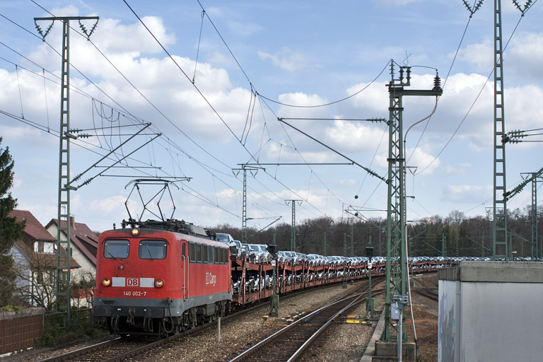140 002 mit CS 47580 bei km 16,8 (April 2008)