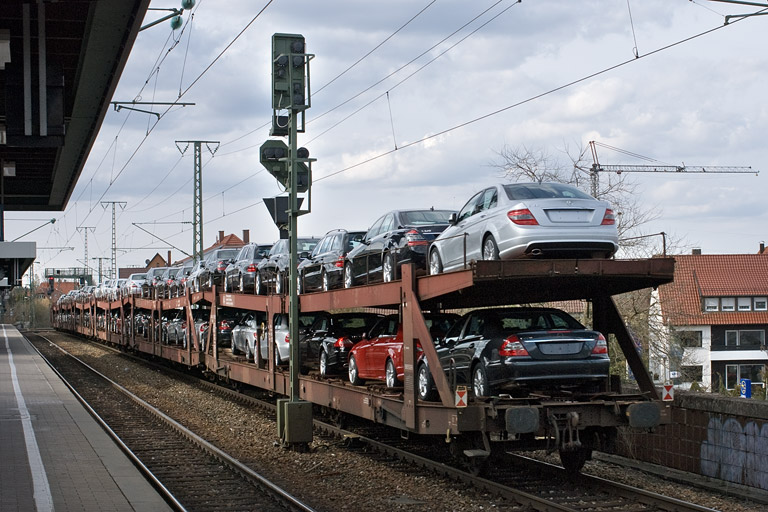 140 002 mit CS 47580 bei km 16,8 (April 2008)