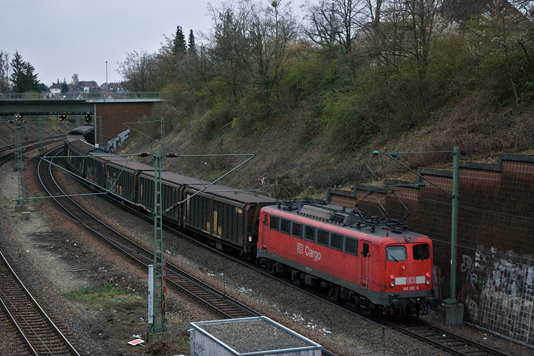 140 012 mit CS 46717 bei km 14,2 (April 2008)