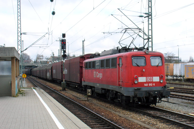140 012 mit CSQ 60080 bei km 15,6 (April 2008)