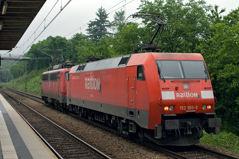 140 173 und 152 105 bei km 14,2 (Juni 2008)