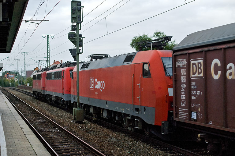 140 368 und 139 163 und 152 048 mit FZT 56166 bei km 16,8 (September 2008)