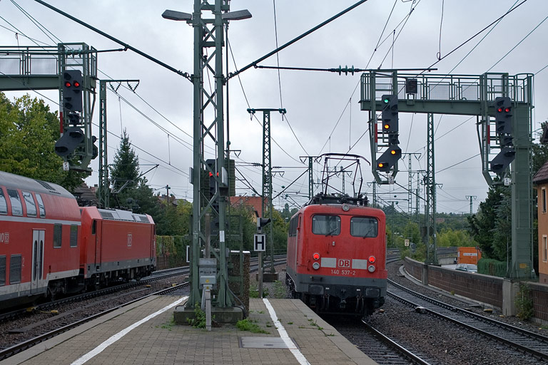 140 537 als Tfzf 68315 bei km 16,6 (September 2008)