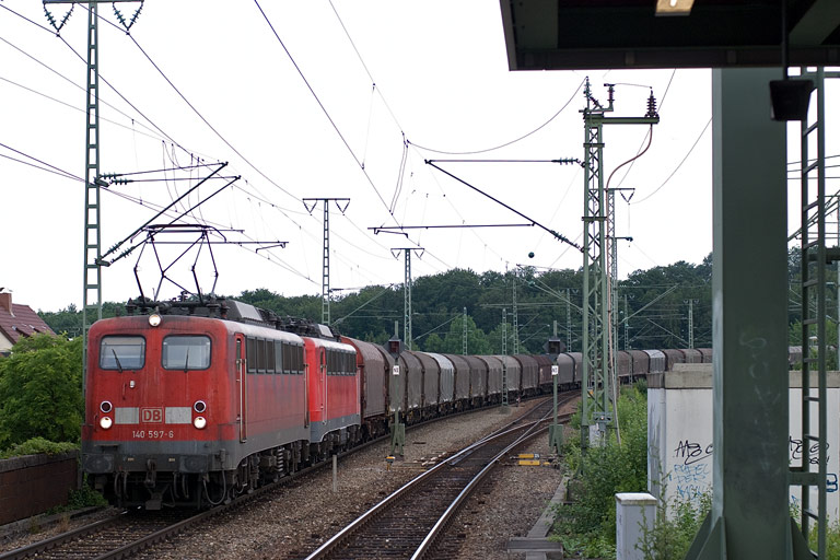 140 597 und 140 500 mit FZT 56166 bei km 16,8 (Juni 2008)