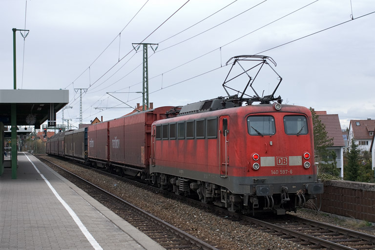 140 597 mit CSQ 60080 bei km 16,8 (M&auml;rz 2008)