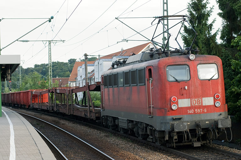 140 597 mit FZT 56173 bei km 16,6 (Juni 2008)