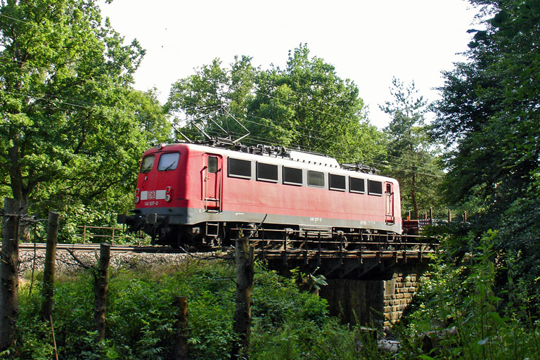 140 637 mit FE 44695 bei km 18,2 (Juni 2008)