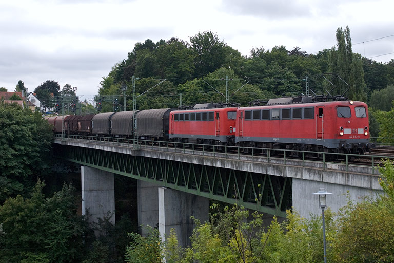 140 643 und 140 833 mit FZT 56166 bei km 14,6 (September 2008)