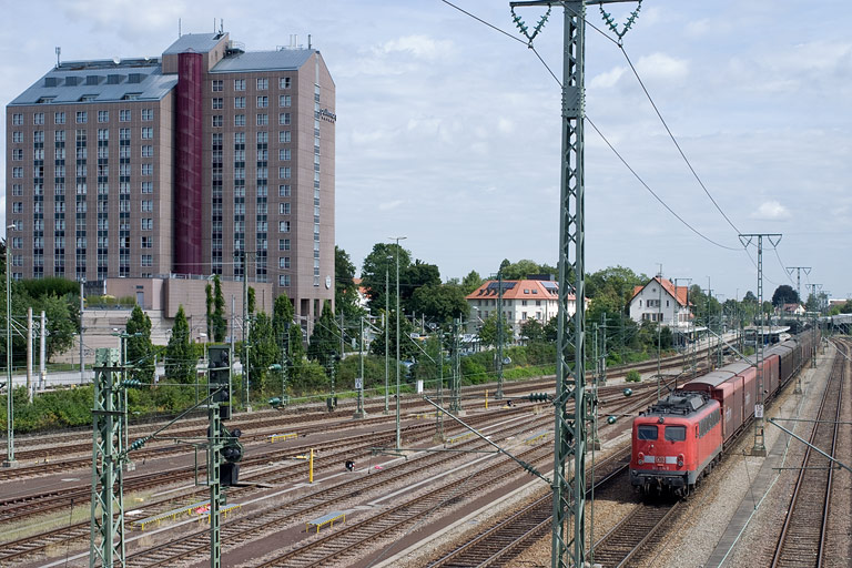 140 874 mit CSQ 60080 bei km 16,0 (August 2008)