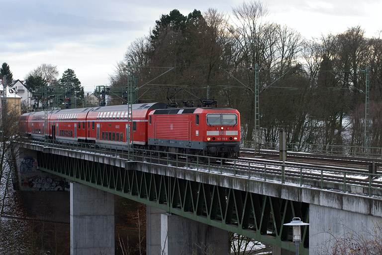 143 176 mit RE 19662 bei km 14,6 (November 2008)