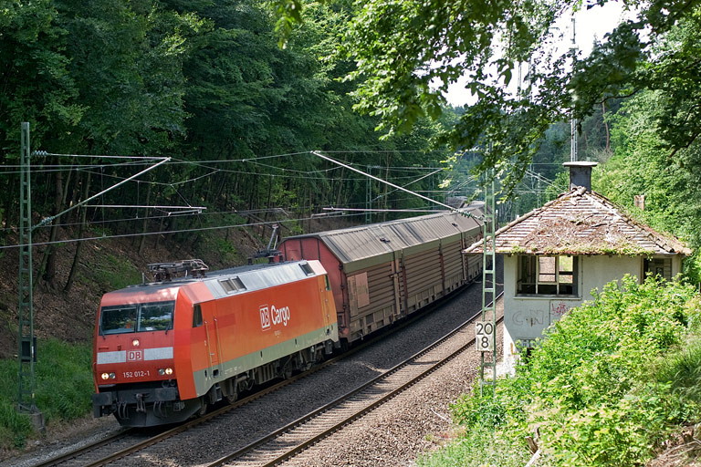 152 012 mit CSQ 60080 bei km 20,8 (Juni 2008)