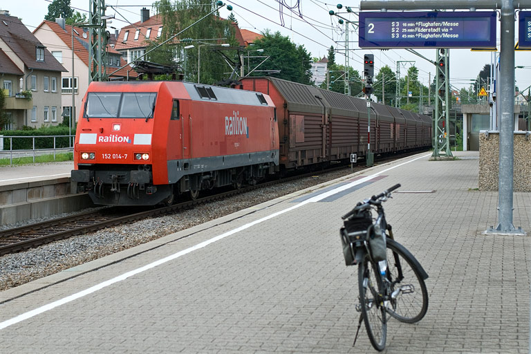 152 014 mit FZT 56173 bei km 15,6 (Juli 2008)