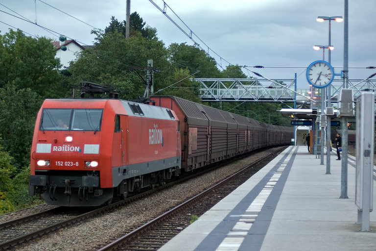 152 023 mit CSQ 60084 bei km 14,2 (September 2008)