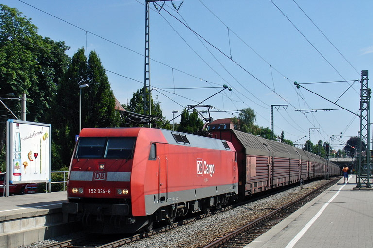 152 024 mit FZT 56165 bei km 15,6 (Juli 2008)