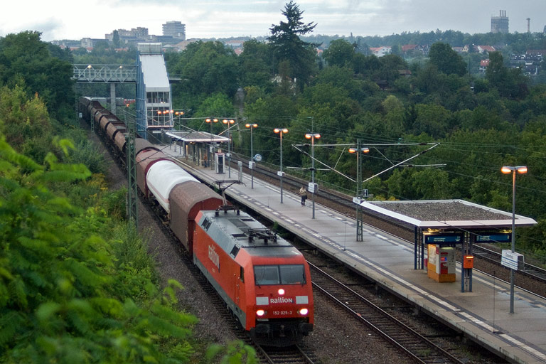 152 025 mit FZT 56173 bei km 14,2 (September 2008)