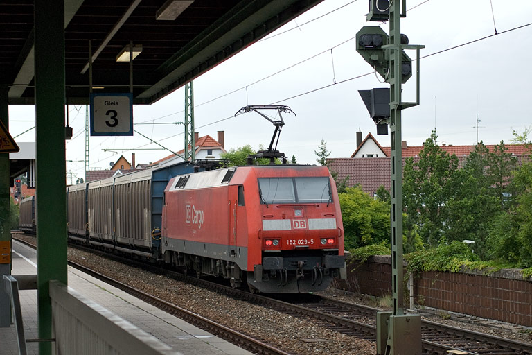 152 029 mit CSQ 60084 bei km 16,8 (Juli 2008)