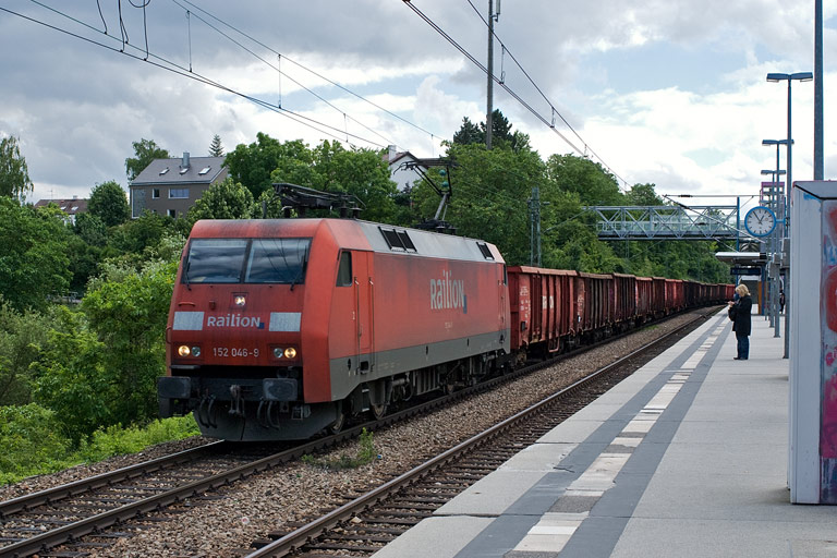 152 046 mit FZT 56164 bei km 14,2 (Juni 2008)
