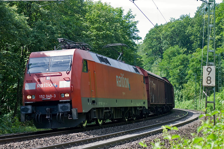 152 049 mit CSQ 60080 bei km 9,8 (August 2008)