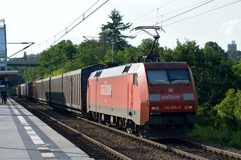 152 056 mit CSQ 60084 bei km 14,2 (Juli 2008)