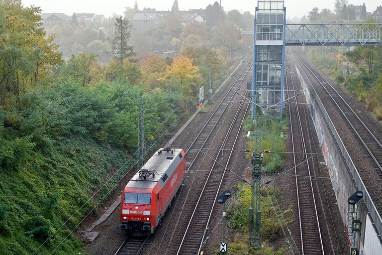152 075 als Tfzf 68357 bei km 14,0 (Oktober 2008)