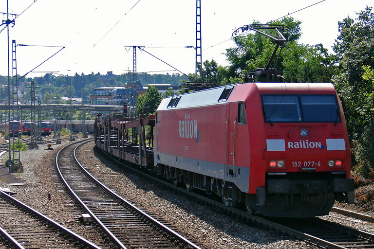 152 077 mit FZ 56167 bei km 15,8 (Juli 2008)