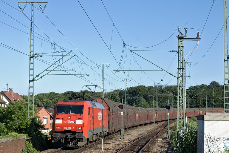 152 078 mit CSQ 60084 bei km 16,8 (Juli 2008)