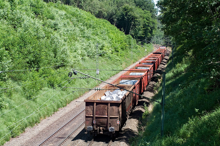 152 085 mit FZT 56164 bei km 19,0 (Juli 2008)