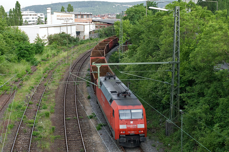 152 088 mit FZT 56173 in der Verbindungskurve Stuttgart-Nord (Mai 2008)