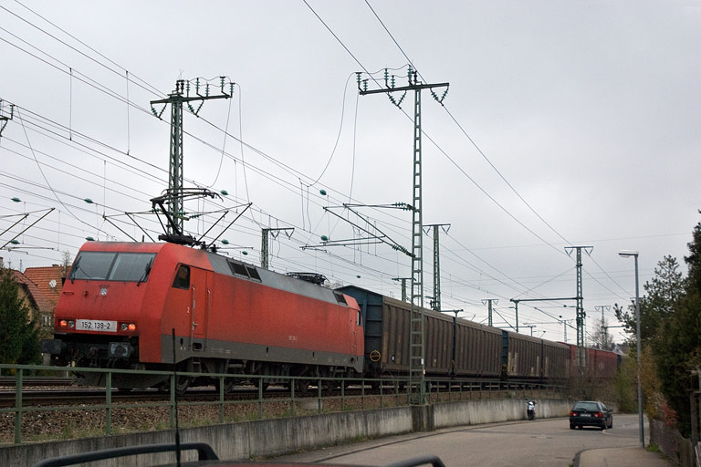 152 139 mit CSQ 60084 bei km 16,4 (April 2008)