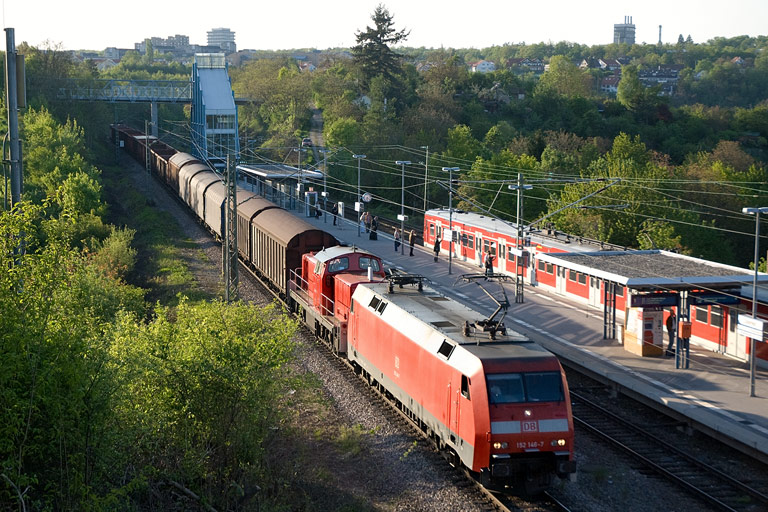 152 146 und 294 609 mit FZT 56173 bei km 14,2 (Mai 2008)