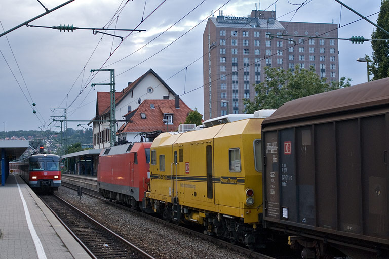 152 167 mit FZT 56173 bei km 15,6 (September 2008)