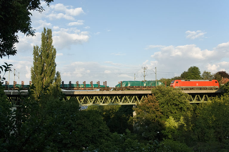 152 168 mit FZT 56173 bei km 14,6 (Juli 2008)