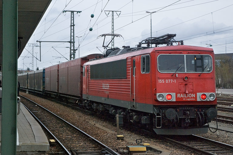 155 077 mit CSQ 60084 bei km 15,8 (April 2008)