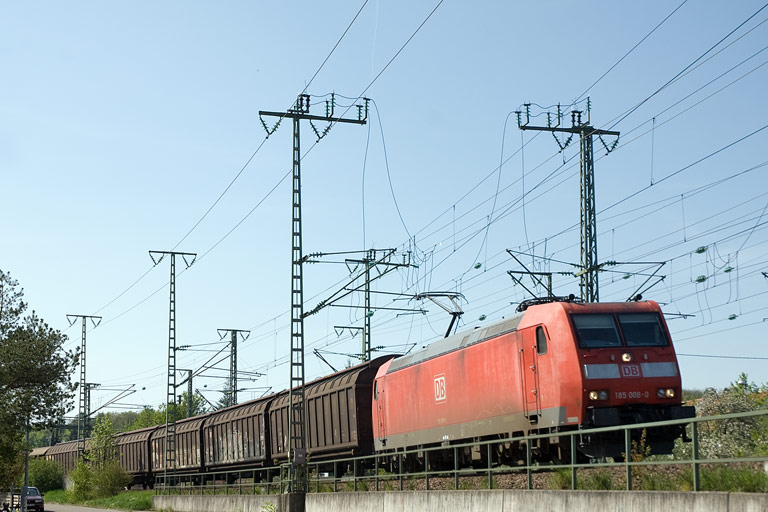 185 008 mit FE 44698 bei km 16,4 (Mai 2008)