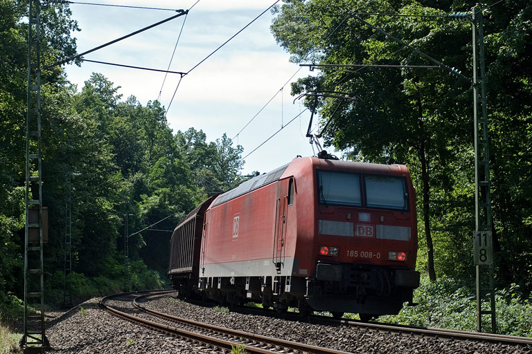 185 008 mit FE 45175 bei km 11,8 (August 2008)