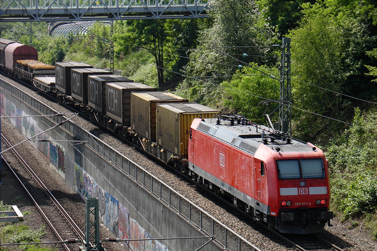 185 011 mit FE 45175 bei km 14,0 (Juni 2008)
